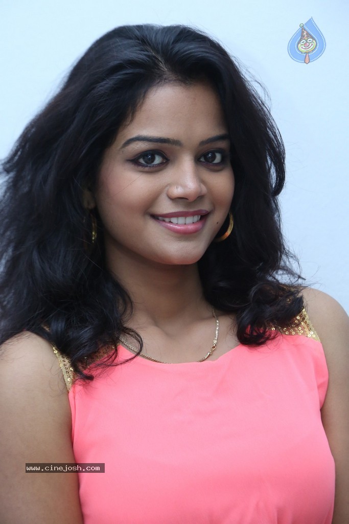 Maheswari New Photos - 26 / 73 photos