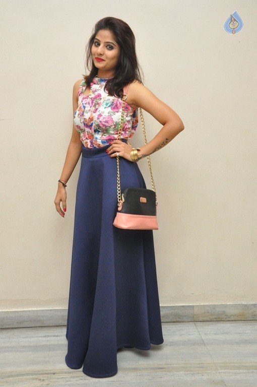 Mahi Rajput Photos - 14 / 35 photos