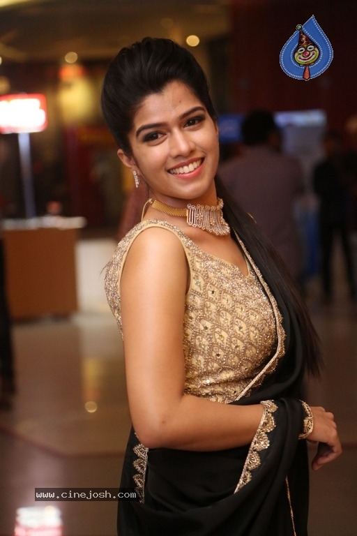 Mahima Actress Photos - 14 / 21 photos