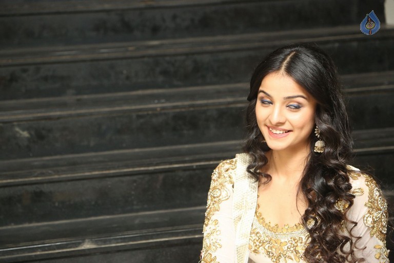 Mahima Makwana New Photos - 12 / 41 photos