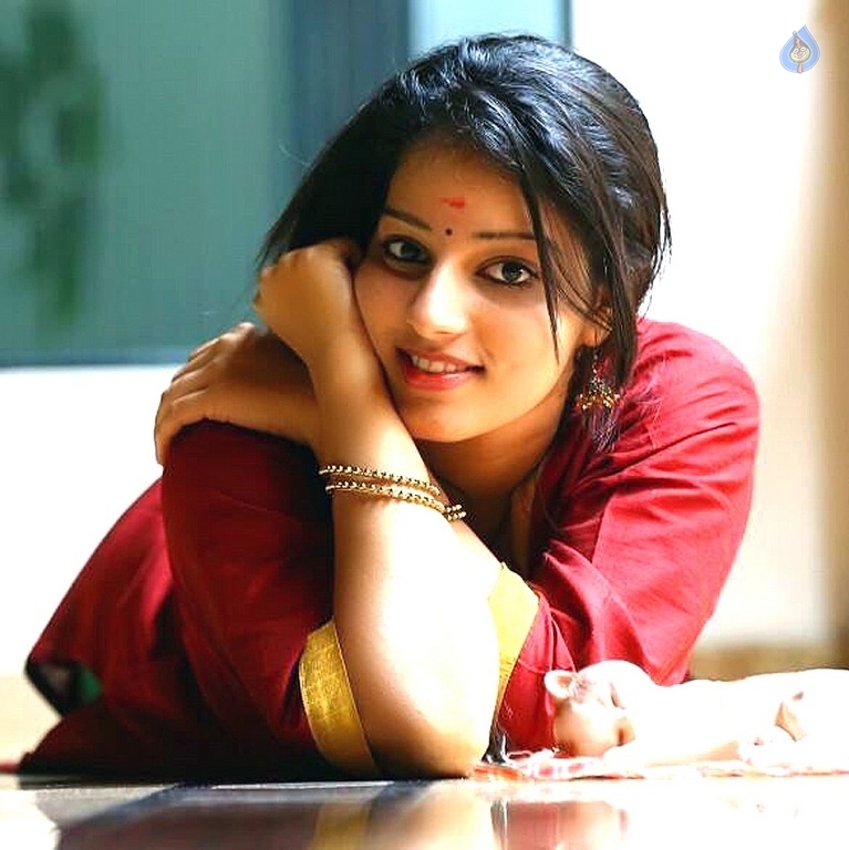 Malavika Menon New Stills - 7 / 10 photos