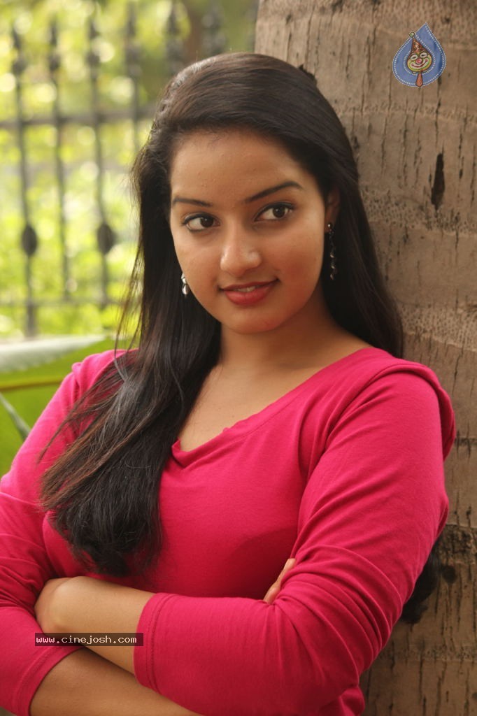 Malavika Menon Stills - 7 / 33 photos