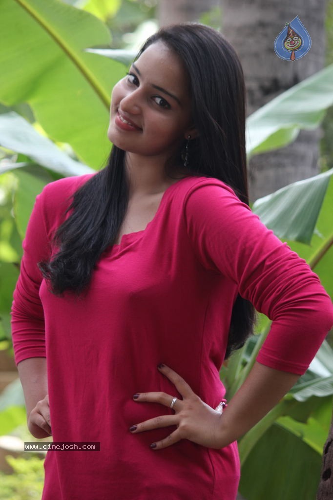 Malavika Menon Stills - 23 / 33 photos