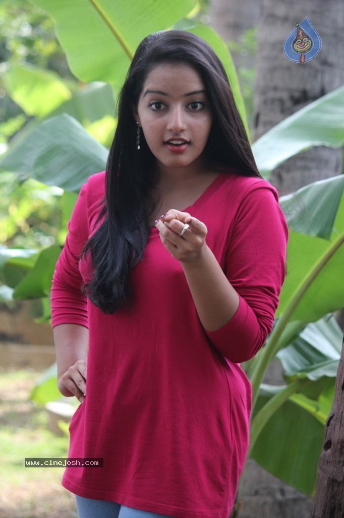 Malavika Menon Stills - 32 / 33 photos