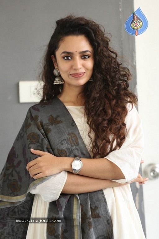 Malavika Nair Latest Photos - 20 / 20 photos