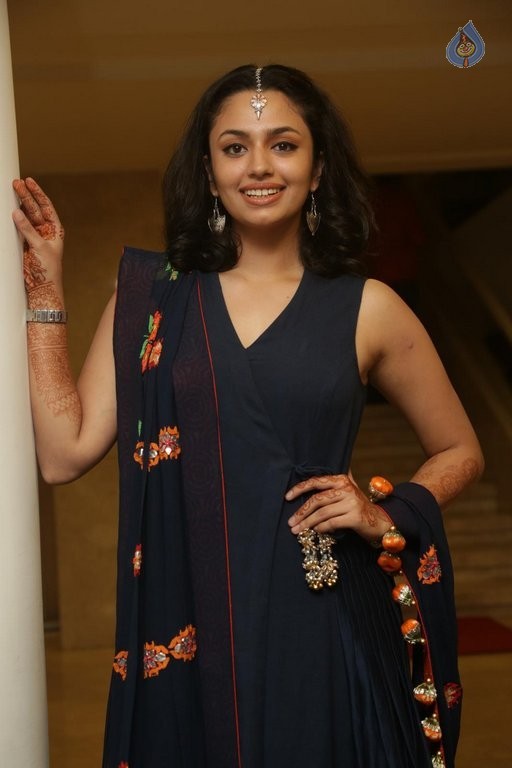 Malavika Nair New Photos - 13 / 63 photos