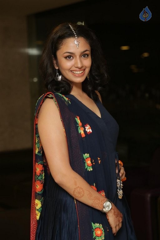 Malavika Nair New Photos - 22 / 63 photos