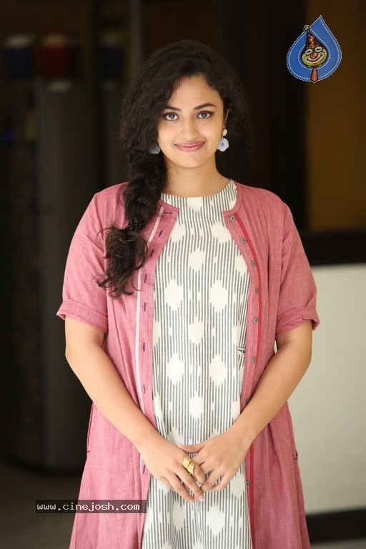 Malavika Nair New Photos - 5 / 32 photos
