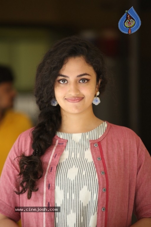 Malavika Nair New Photos - 10 / 32 photos