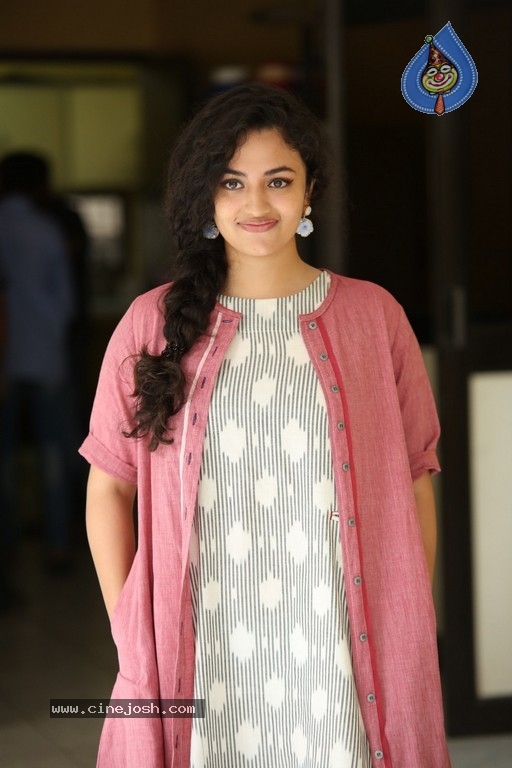 Malavika Nair New Photos - 22 / 32 photos
