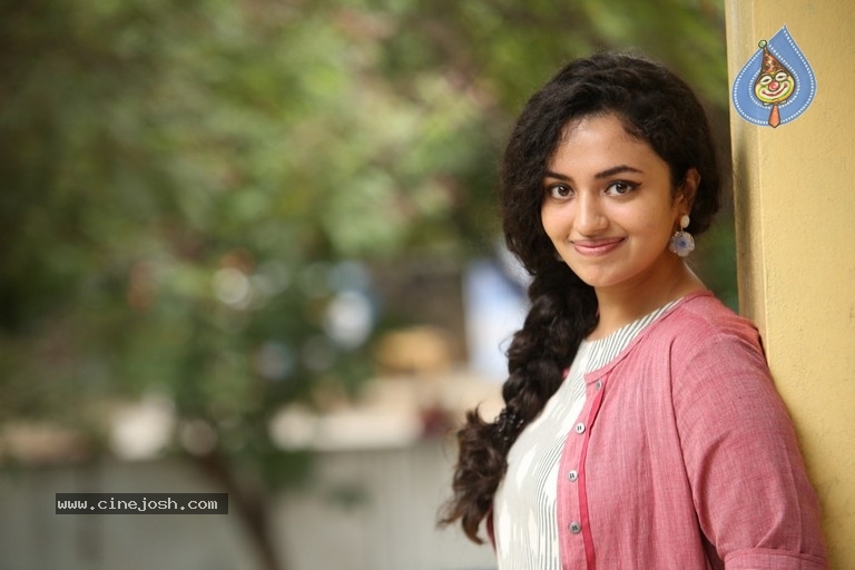 Malavika Nair New Photos - 23 / 32 photos