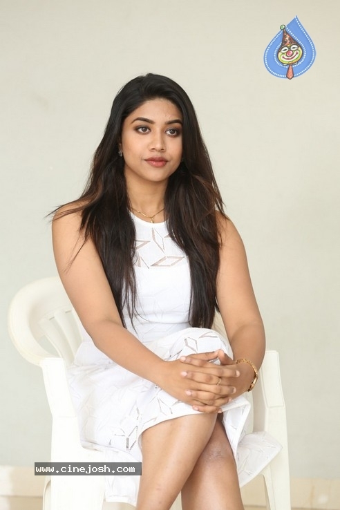 Malavika Satheesan Stills - 6 / 36 photos