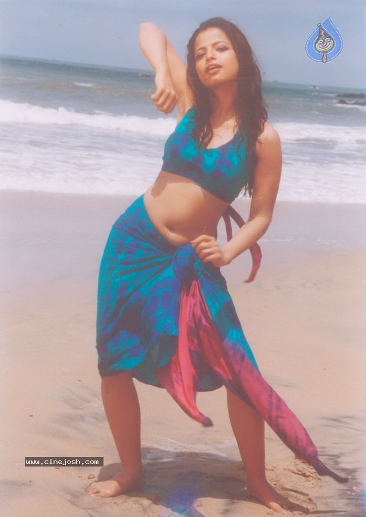 Mallika Suvarna Hot Stills - 7 / 10 photos