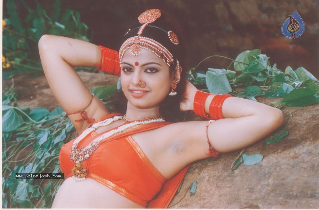 Mallika Suvarna Hot Stills - 9 / 10 photos