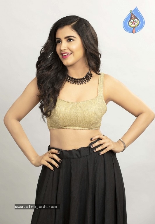 Malvika Sharma New Photos - 5 / 14 photos