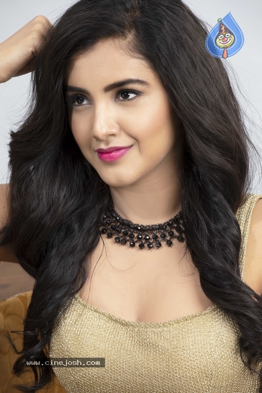 Malvika Sharma New Photos - 6 / 14 photos