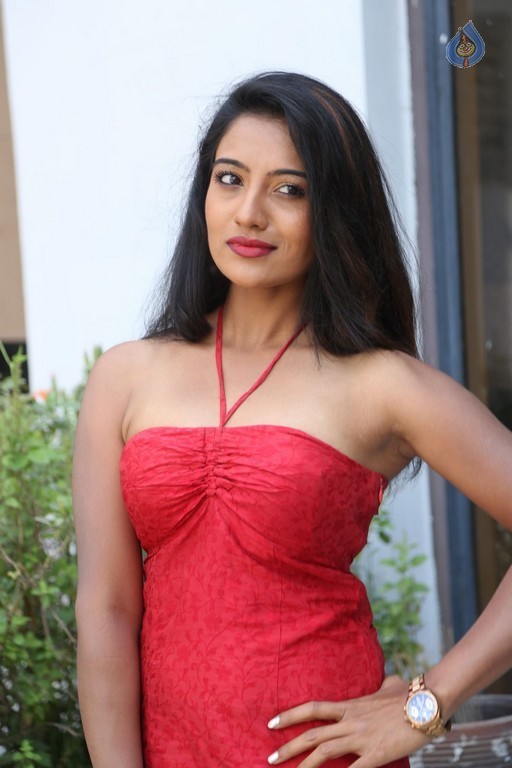 Mamatha Rahuth Photos - 7 / 41 photos