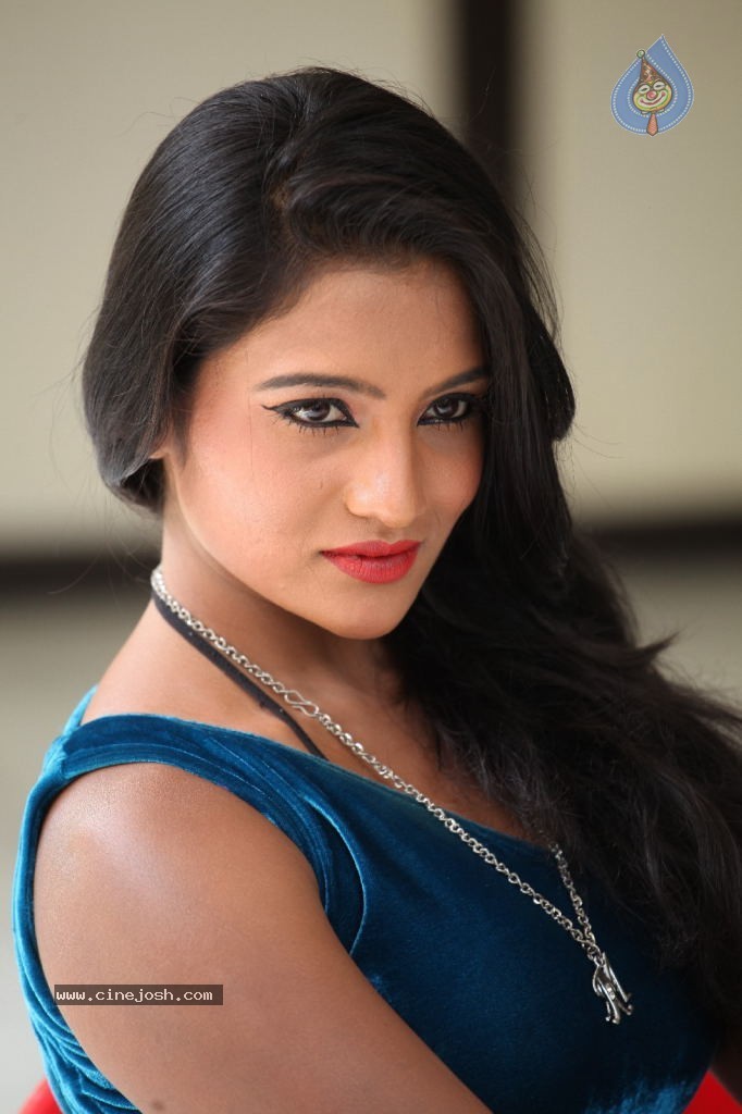 Mamatha Ravath Hot Stills - 53 / 117 photos