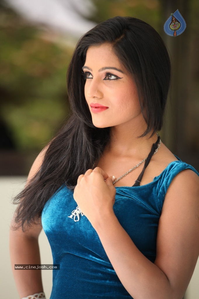 Mamatha Ravath Hot Stills - 100 / 117 photos