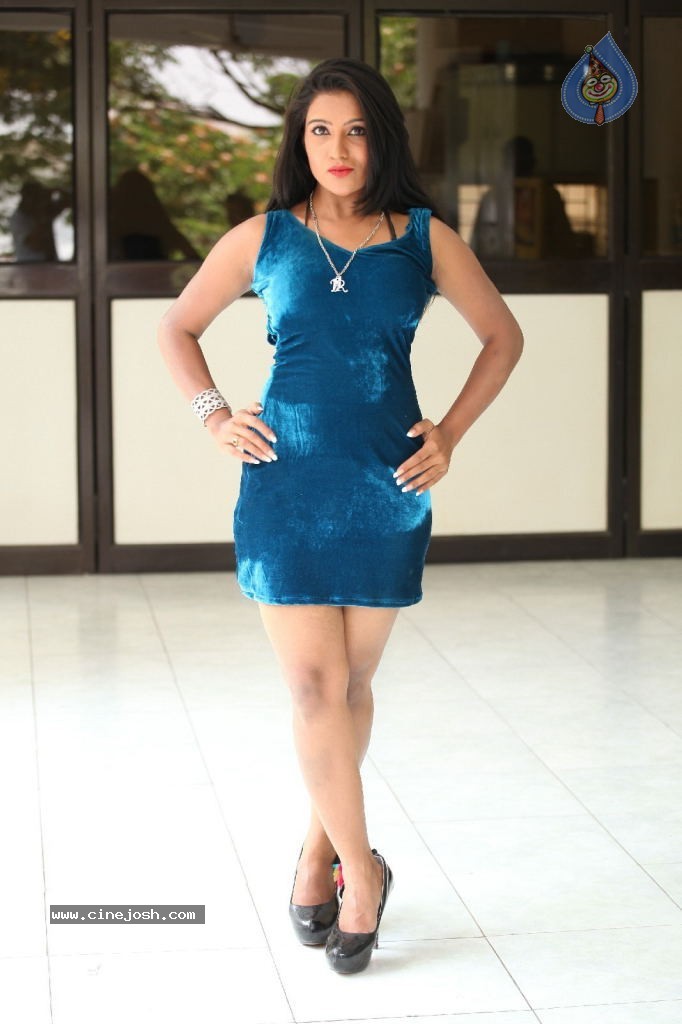 Mamatha Ravath Hot Stills - 113 / 117 photos