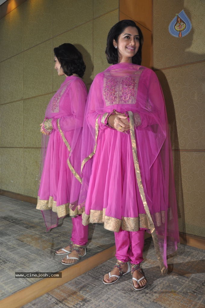 Mamta Mohandas Stills - 29 / 38 photos