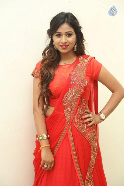 Manali Rathod Latest Photos - 16 / 42 photos