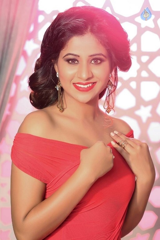 Manali Rathod Latest Pics - 12 / 16 photos