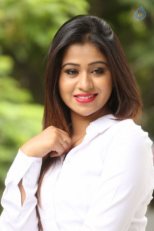 Manali Rathod New Images - 13 / 41 photos