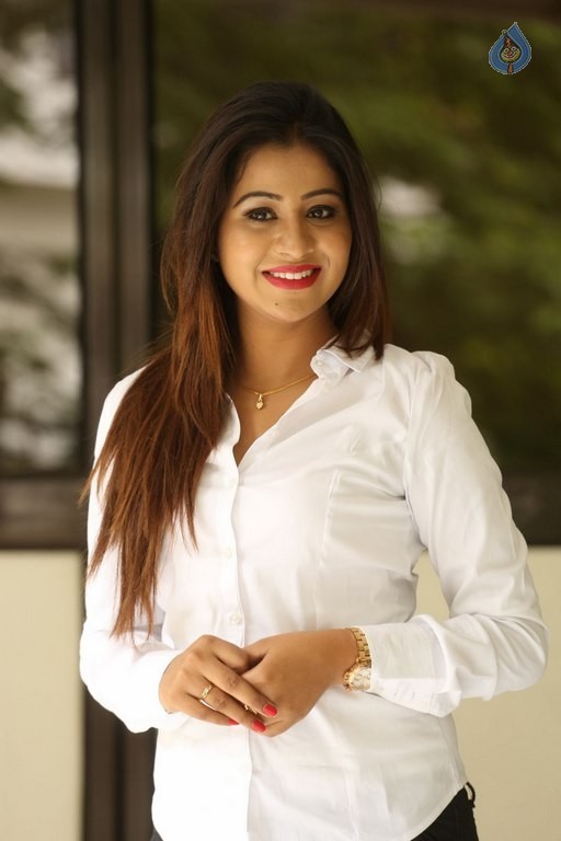 Manali Rathod New Images - 17 / 41 photos