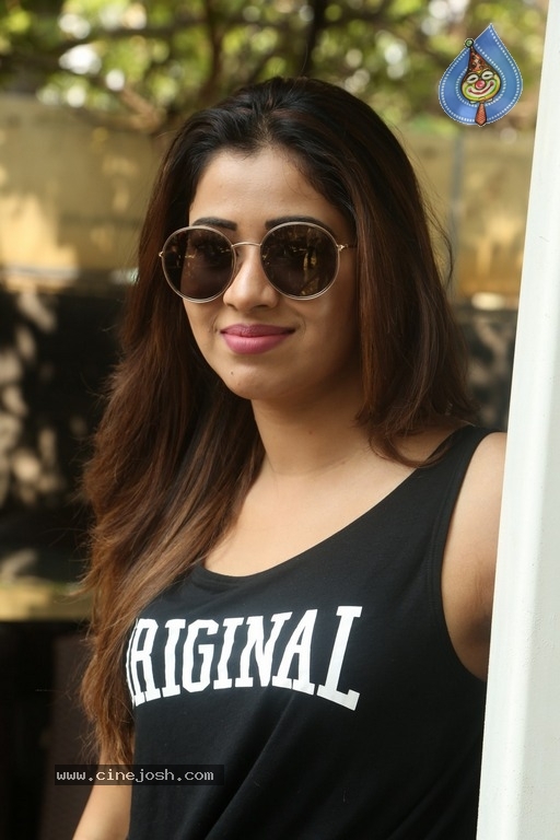 Manali Rathod New Images - 20 / 21 photos