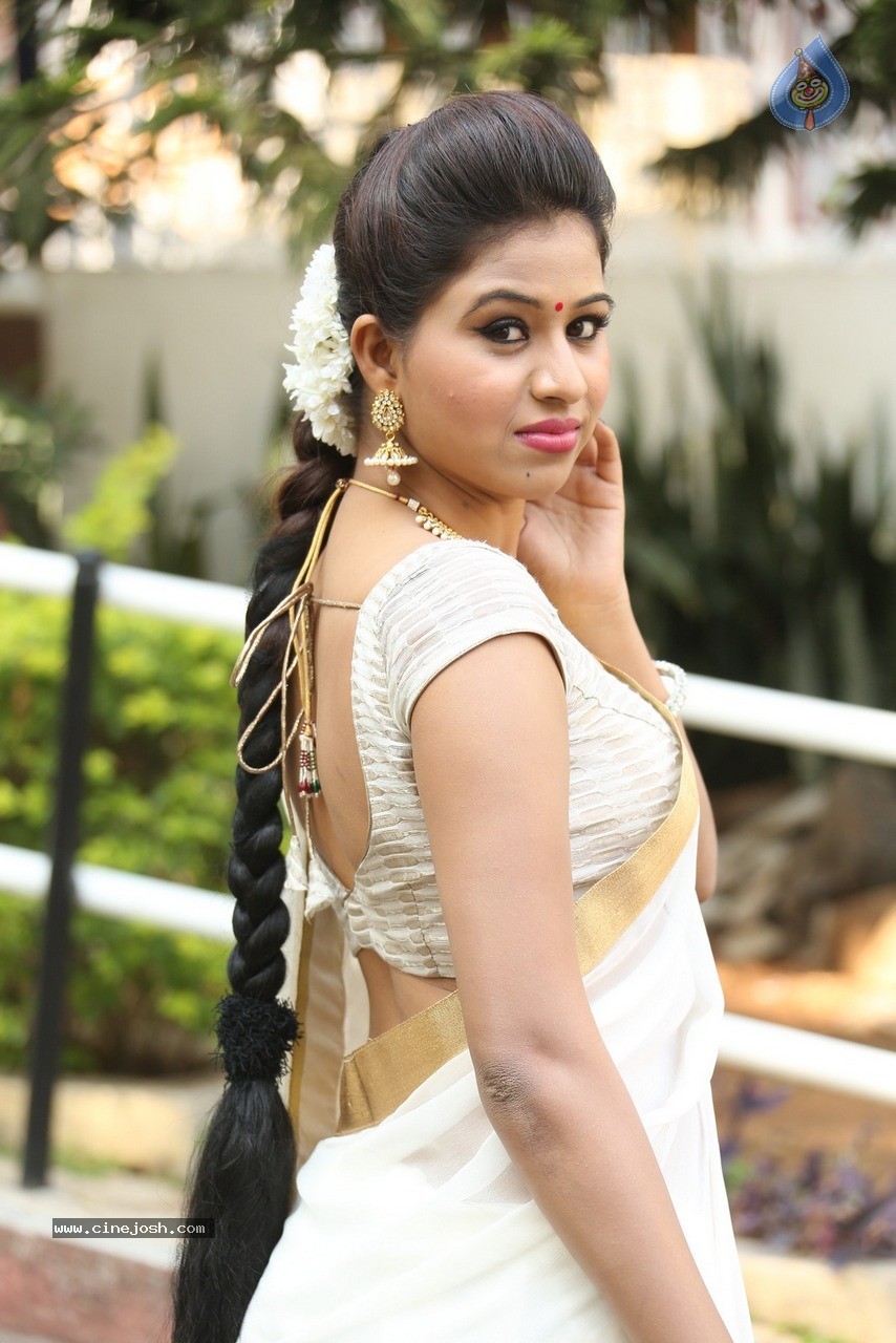 Manali Rathod New Photos - 12 / 58 photos