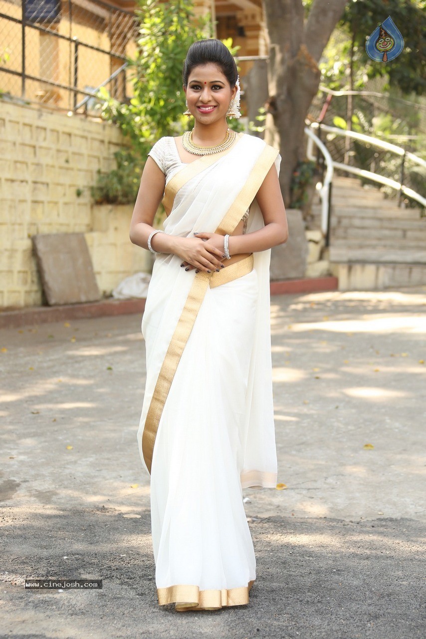 Manali Rathod New Photos - 15 / 58 photos