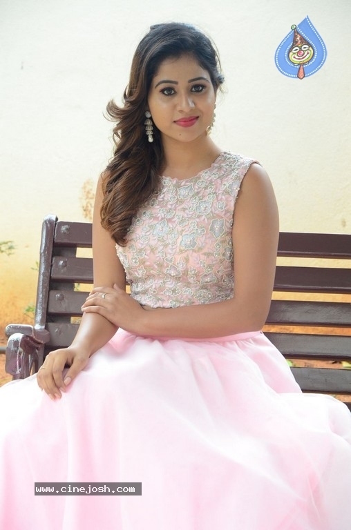 Manali Rathod New Pics - 28 / 29 photos