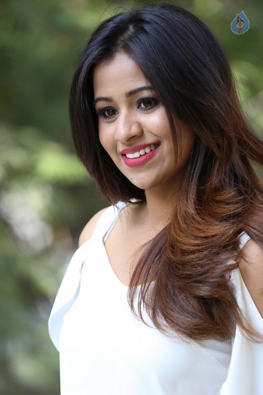 Manali Rathod New Pics - 6 / 21 photos