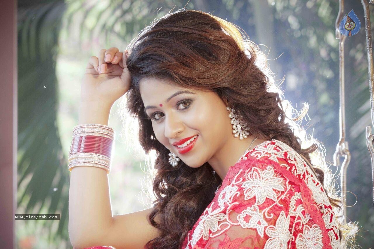 Manali Rathod New Pictures - 22 / 35 photos