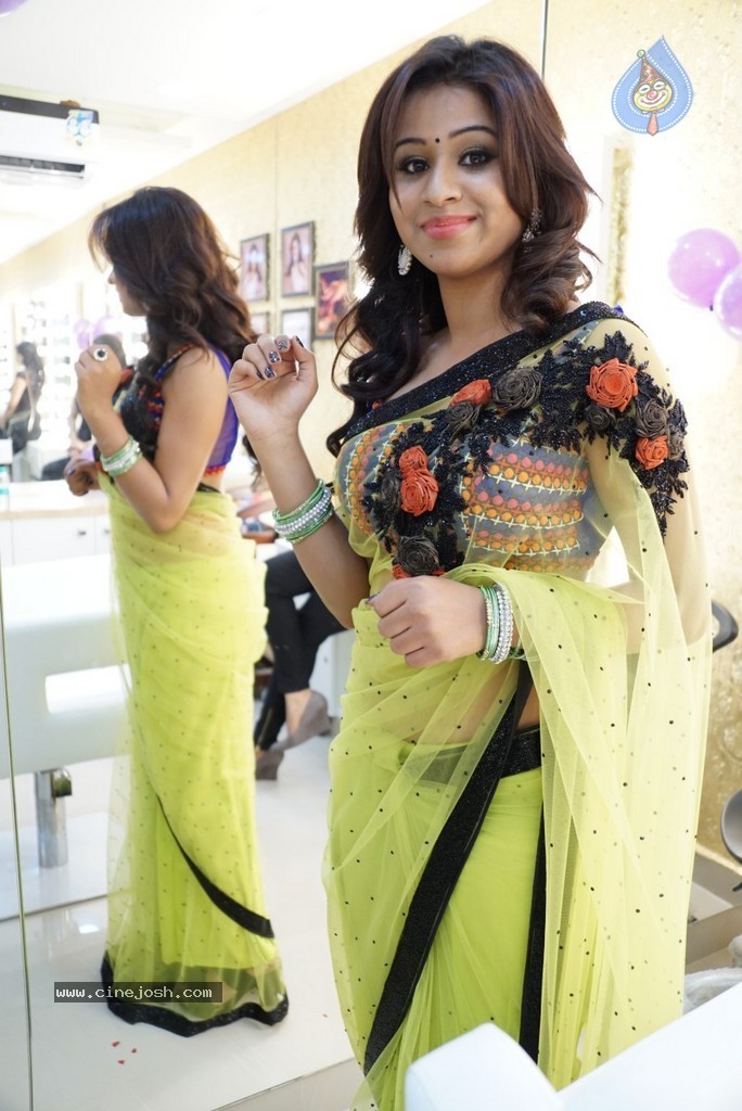 Manali Rathod New Stills - 23 / 60 photos