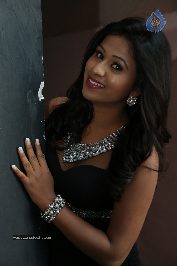 Manali Rathode Latest Stills - 22 / 95 photos