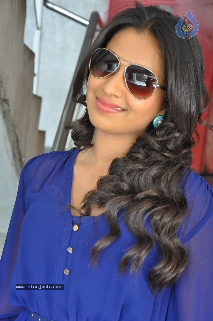 Manali Stills - 94 / 98 photos