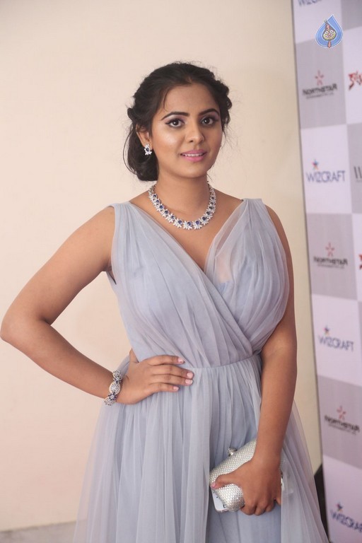 Manasa Himavarsha Photos - 27 / 41 photos