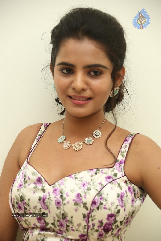 Manasa New Pics - 58 / 70 photos