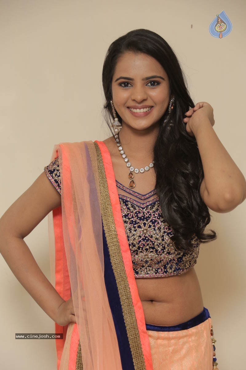 Manasa New Stills - 6 / 77 photos