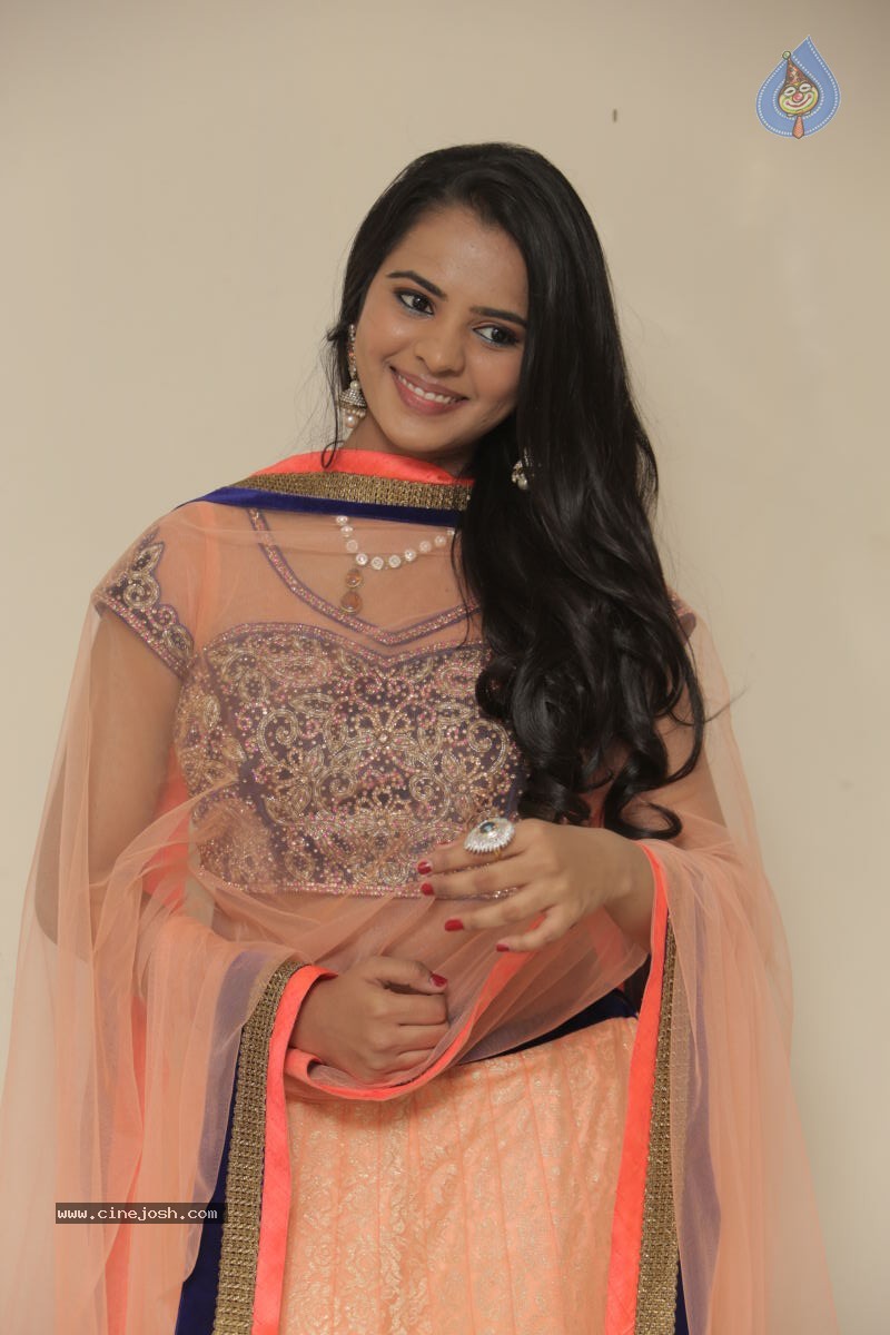 Manasa New Stills - 12 / 77 photos