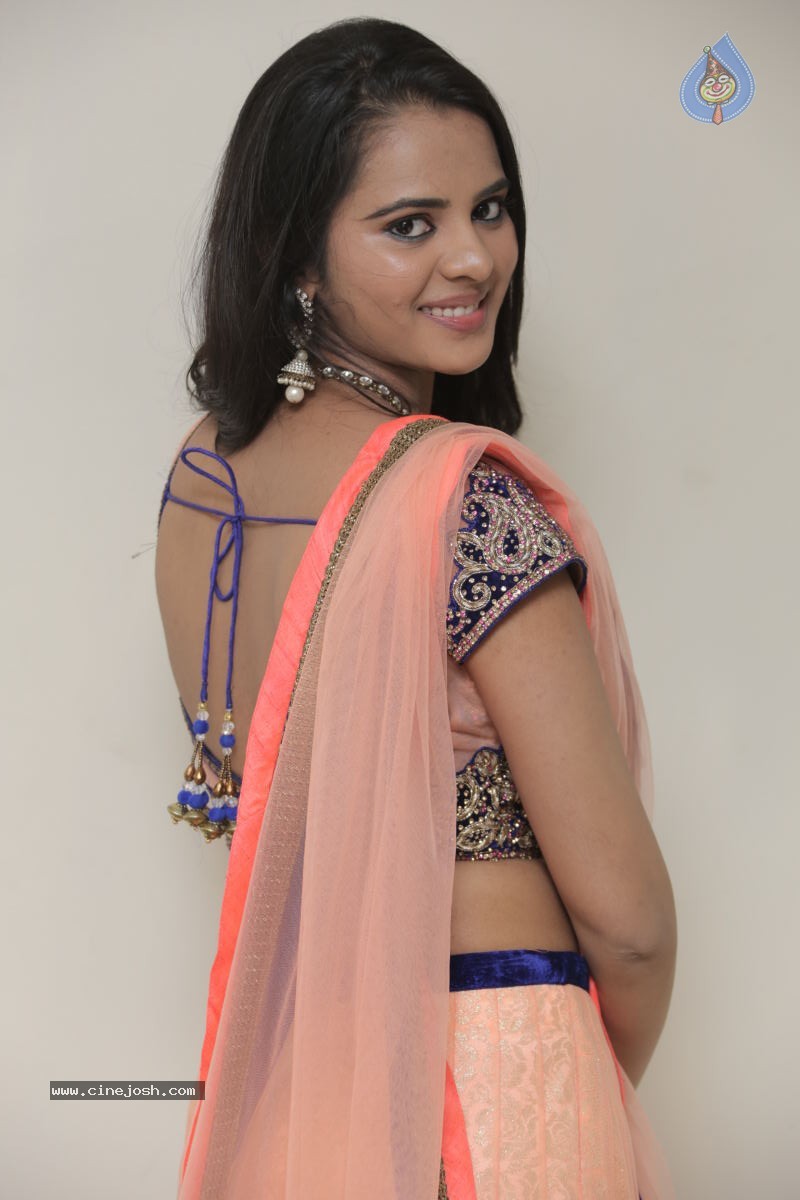 Manasa New Stills - 28 / 77 photos