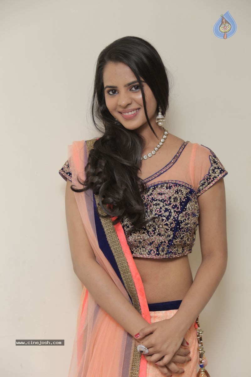 Manasa New Stills - 57 / 77 photos