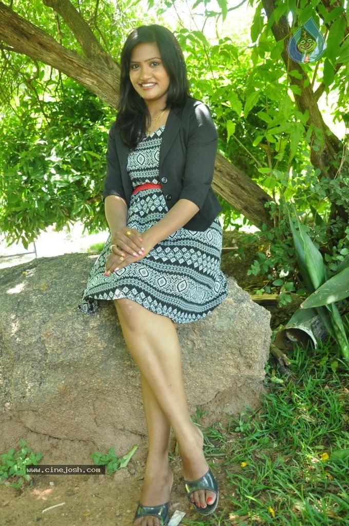 Manaswini Stills - 29 / 94 photos