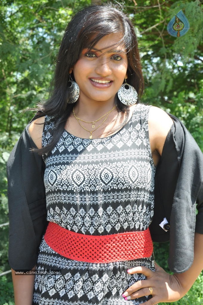 Manaswini Stills - 93 / 94 photos