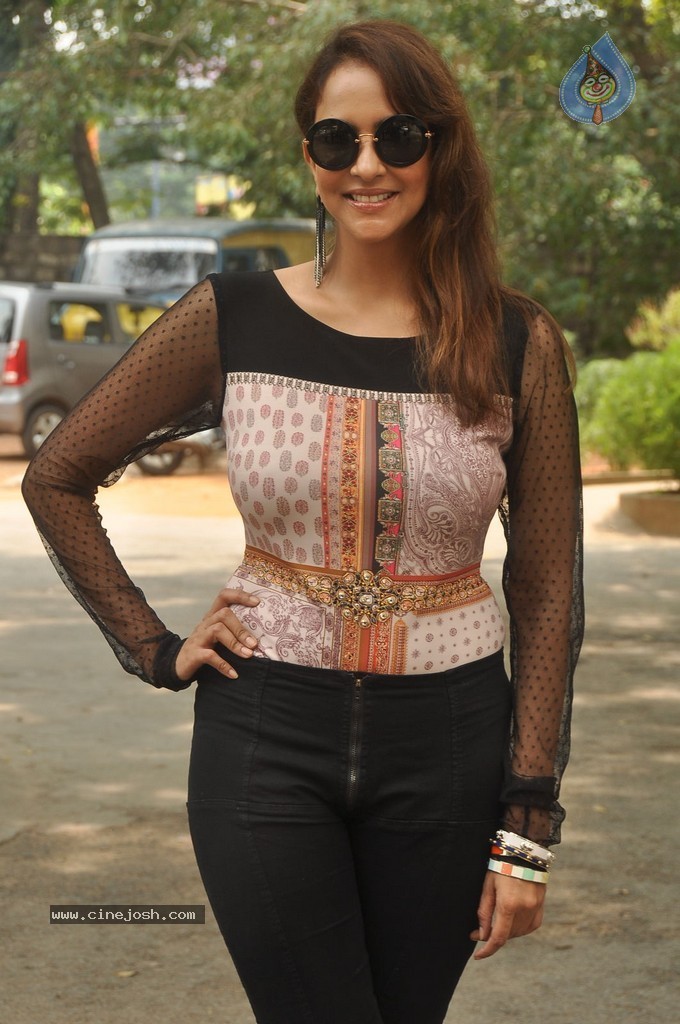 Manchu Lakshmi Latest Gallery - 43 / 118 photos