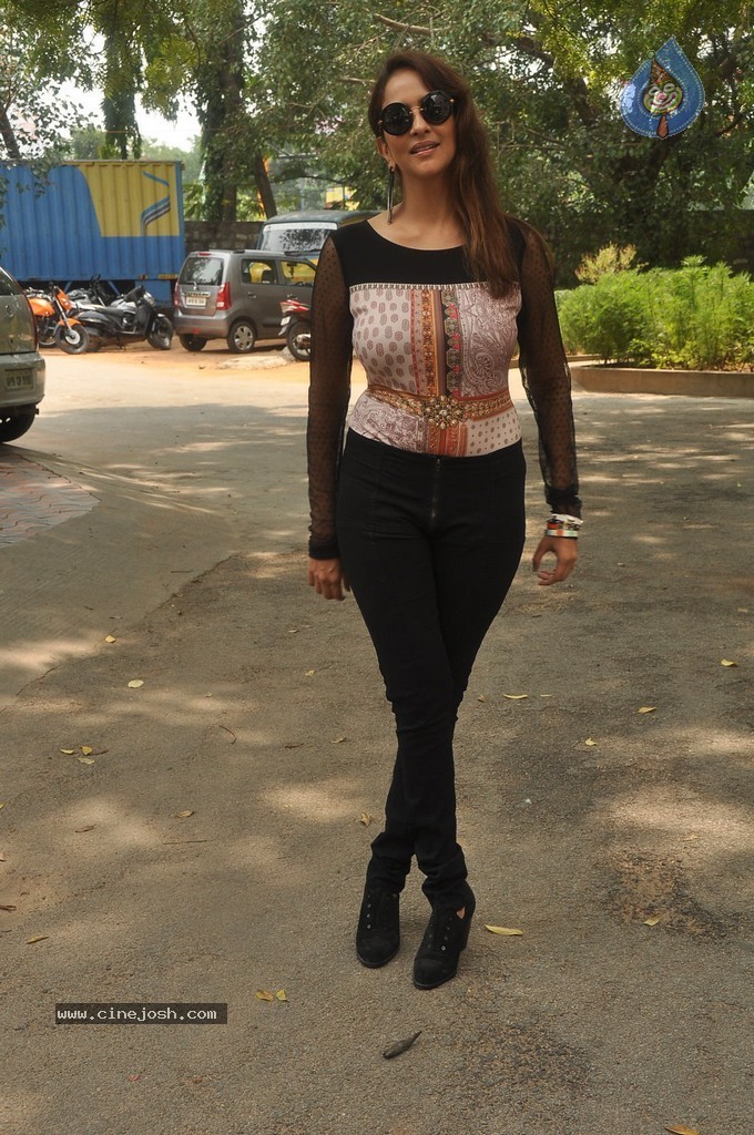 Manchu Lakshmi Latest Gallery - 89 / 118 photos