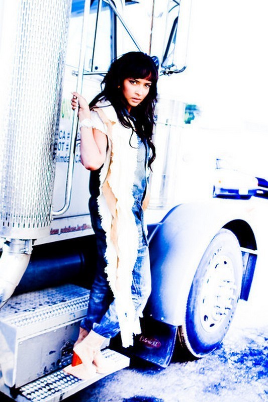 Manchu Lakshmi New Photos - 62 / 111 photos