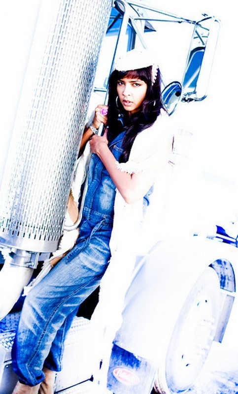 Manchu Lakshmi New Photos - 103 / 111 photos